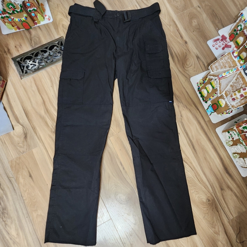 Women's Black Cargo Pants, Size 14